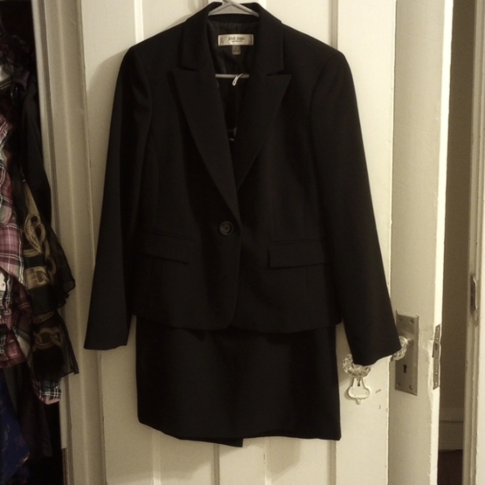 Jones Studio Professional Skirt Suit